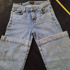 Dojo low-rise 7s 27x34 has hole by pocket. In good shape except that